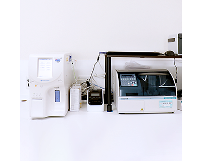 血球計測器および血液生化学分析装置